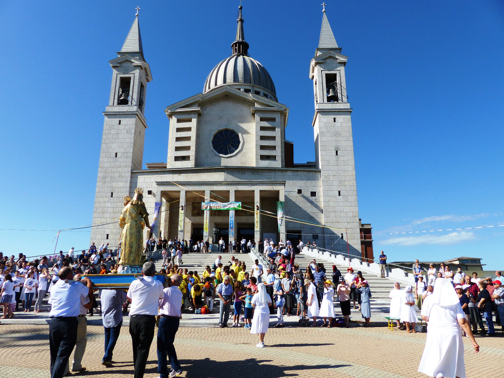 Au Collé Don Bosco, la famille salésienne ouvre le bicentenaire