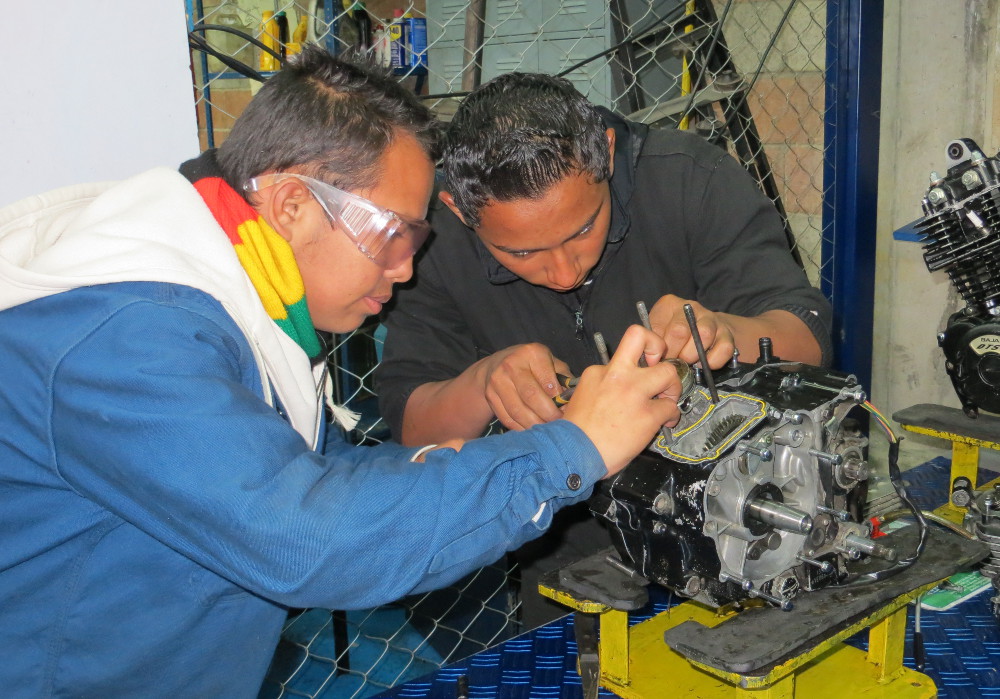 En Colombie, les salésiens, guérilleros de l’emploi