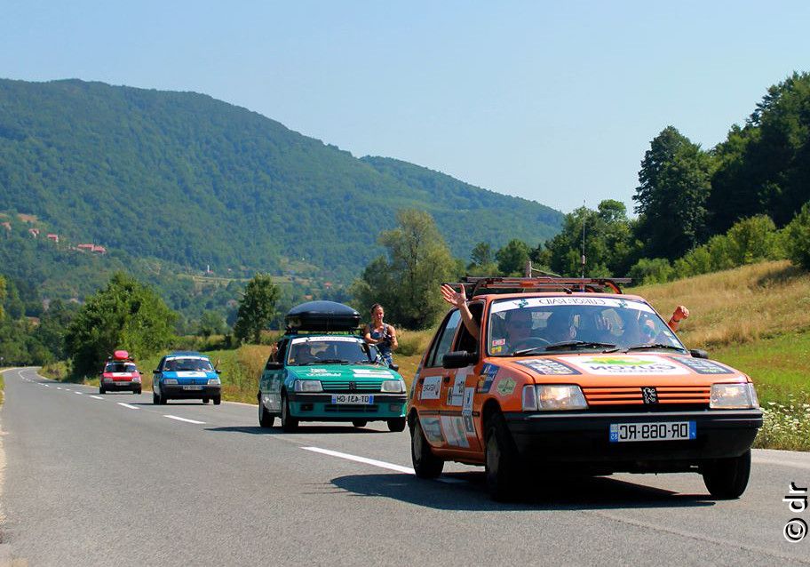 Des élèves de Giel traversent l’Europe en Peugeot 205