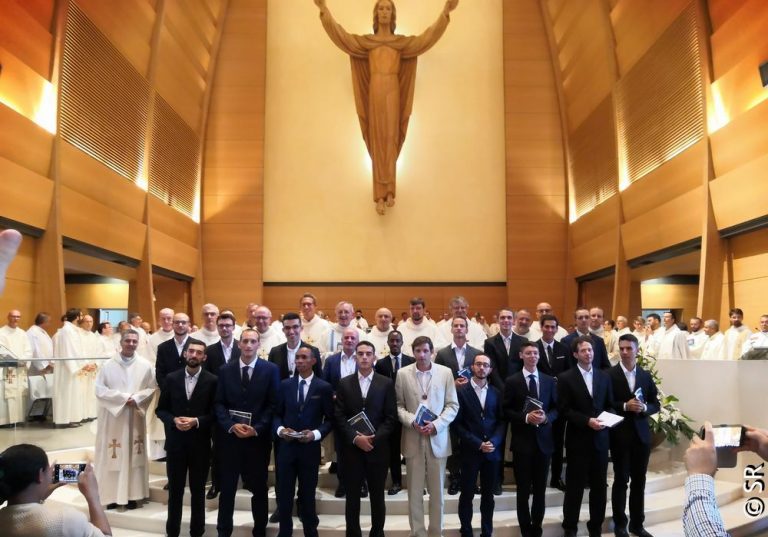 Quatre nouveaux frères salésiens de Don Bosco pour la province de France-Belgique Sud