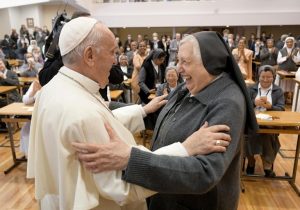 Ce que le pape François est venu dire aux sœurs salésiennes de Don Bosco
