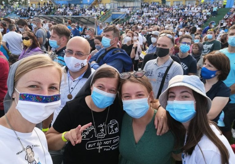 A Lunik IX, principal ghetto rom de l’est de la Slovaquie, le pape salue le travail des Salésiennes et Salésiens