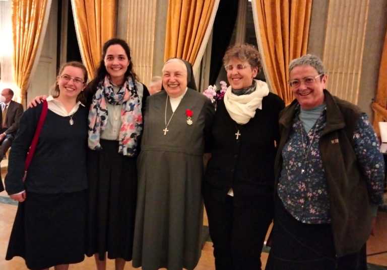 Mère Yvonne : “Les religieuses sont présentes souvent dans les endroits les plus reculés de la terre, là où la pauvreté sous toutes ses formes est extrême, où la violence fait rage et tue…”