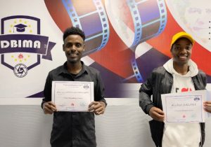 Des élèves migrants obtiennent avec succès leur diplôme de réalisation cinématographique à la DBIMA (Paris)