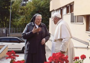 Pour la première fois, trois femmes, dont mère Yvonne Reungoat (FMA), choisies par le pape dans la commission qui nomme les évêques