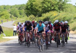 Championnat de France cycliste du clergé : cinq frères salésiens la tête dans le guidon !