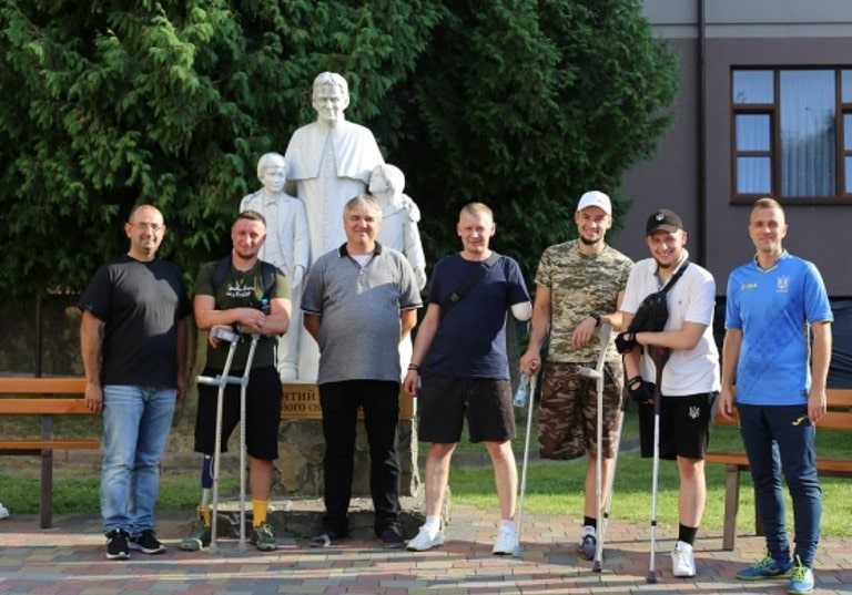 Au centre salésien de Lviv (Ukraine), une équipe de football pour les blessés de la guerre