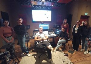 Des lycéens de l’ESTIC (Saint-Dizier) en studio pour enregistrer la bande musicale d’un nouveau spectacle sur Marie