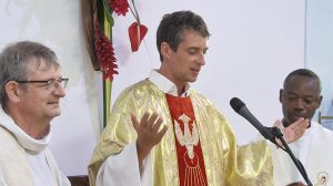 Père Emmanuel Petit, une vocation pour les jeunes
