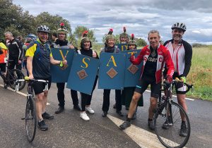 Championnat cycliste du clergé à Arles et course pédestre des Holy Games : la famille salésienne en pleine forme !
