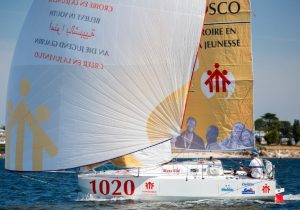 Mini Transat : derrière le voilier FRA1020 Don Bosco, tout un équipage d’œuvres salésiennes, de mécènes, sponsors et fondations caritatives
