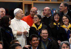 « Vous êtes arrivés deuxièmes ! » : trois choses à retenir de la visite de Léon XIV aux salésiens à Rome