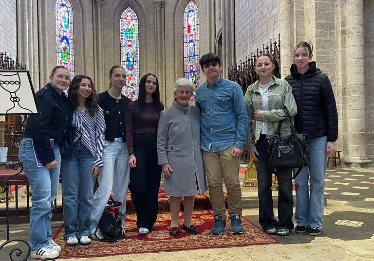 À Montbrison, les élèves à l’écoute du témoignage de Lili Leignel, rescapée des camps de Ravensbrück et de Bergen-Belsen,