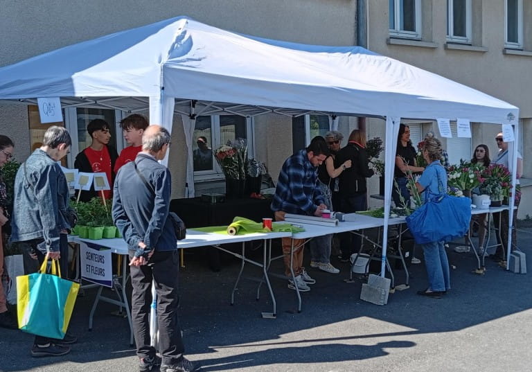 A la Foire aux plantes, l&rsquo;engagement et le professionnalisme des élèves du lycée horticole de Pressin