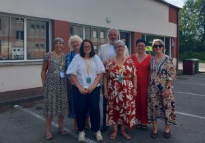 « On cherchait une seule chose, être aimée, et on l&rsquo;était de la part des sœurs salésiennes et de nos profs » : à Guînes, d’anciens élèves de retour au lycée Jean-Bosco